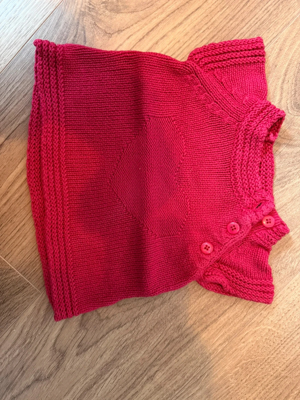 Petit pull sans manche